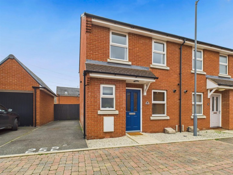 Wyatt Way, Berryfields, Aylesbury