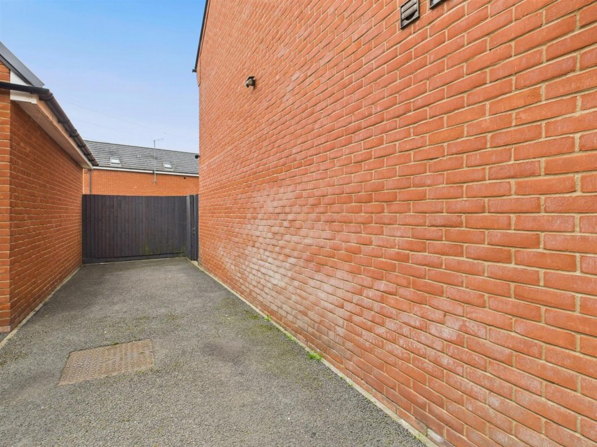 Images for Wyatt Way, Berryfields, Aylesbury