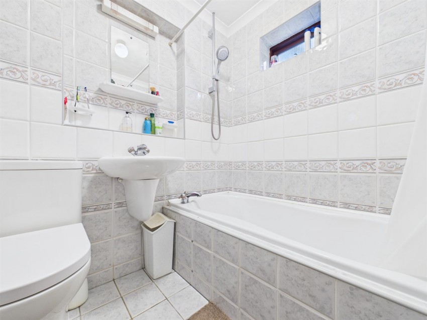 Images for Ingram Avenue, Bedgrove, Aylesbury