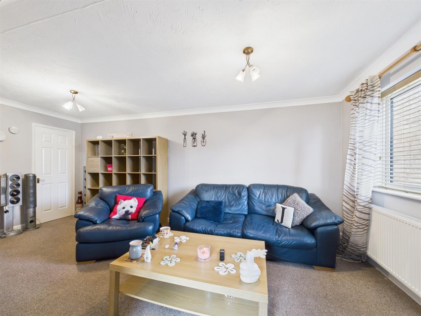 Images for Batt Furlong, Hawkslade, Aylesbury