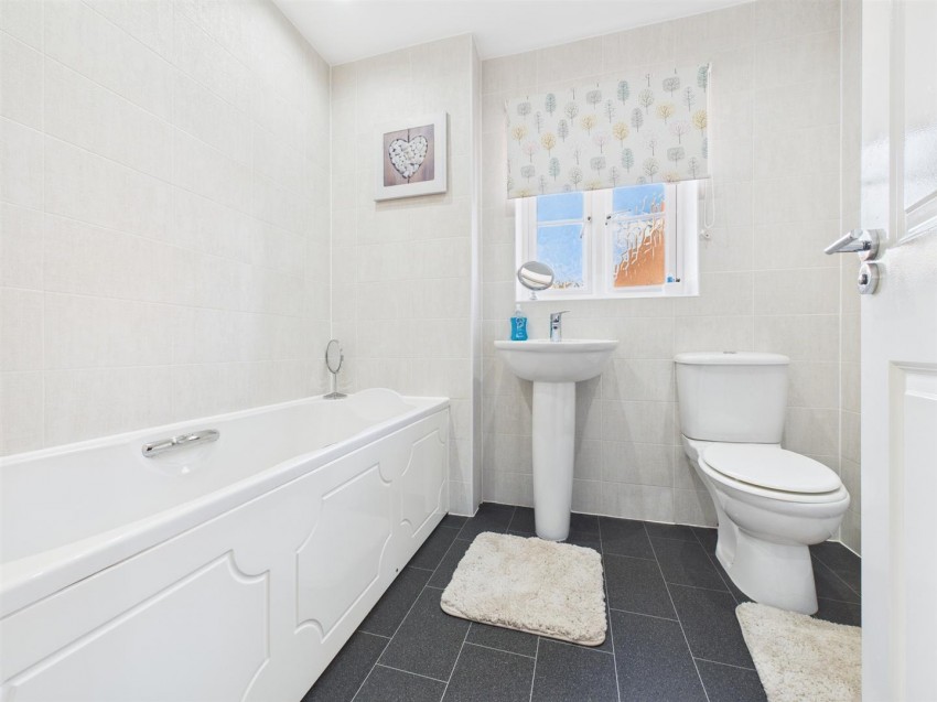 Images for D'arcy Close, Berryfields, Aylesbury