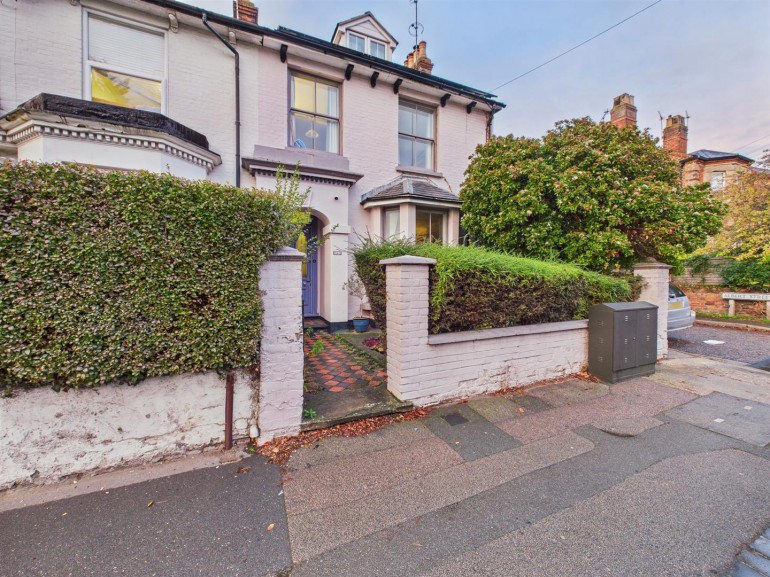 Tring Road, Aylesbury, Buckinghamshire