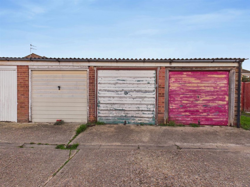 Images for Waivers Way, Elm Farm, Aylesbury