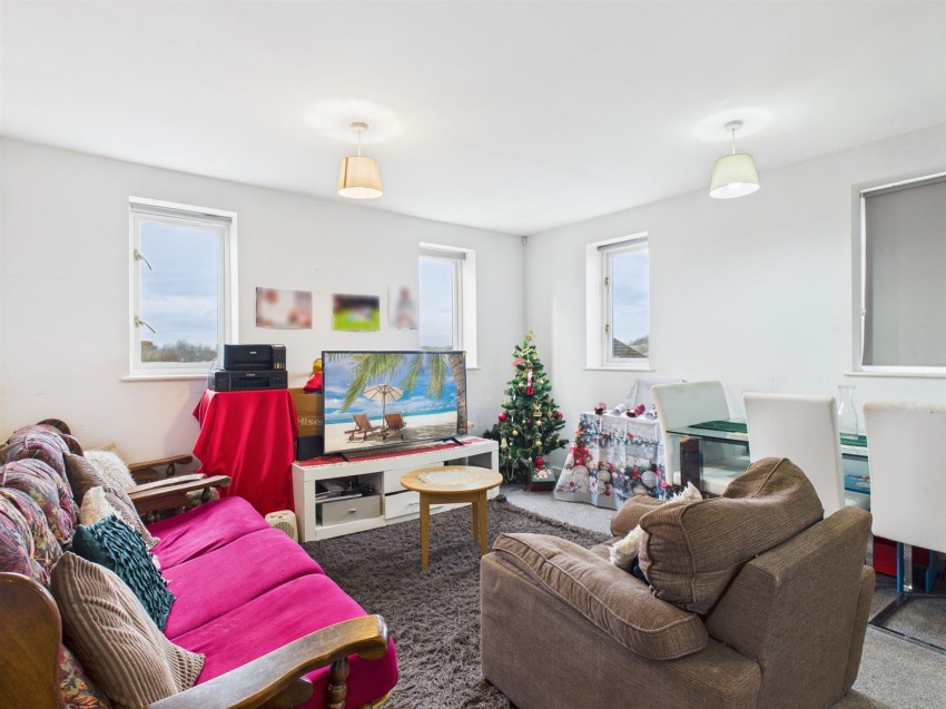 Images for Pine Street, Fairford Leys, Aylesbury