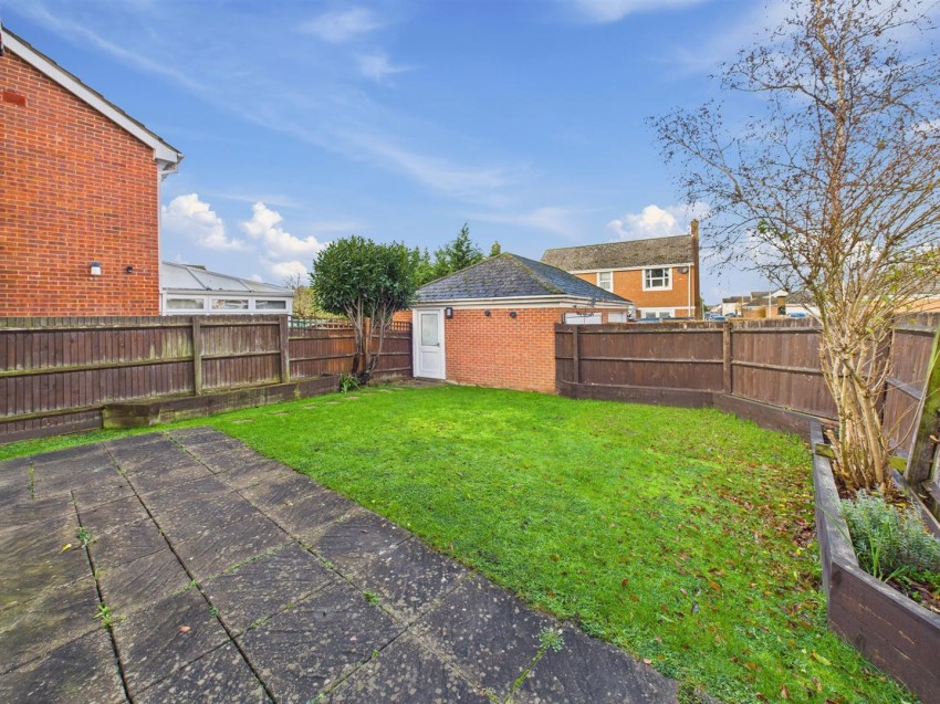 Images for The Falcon, Watermead, Aylesbury