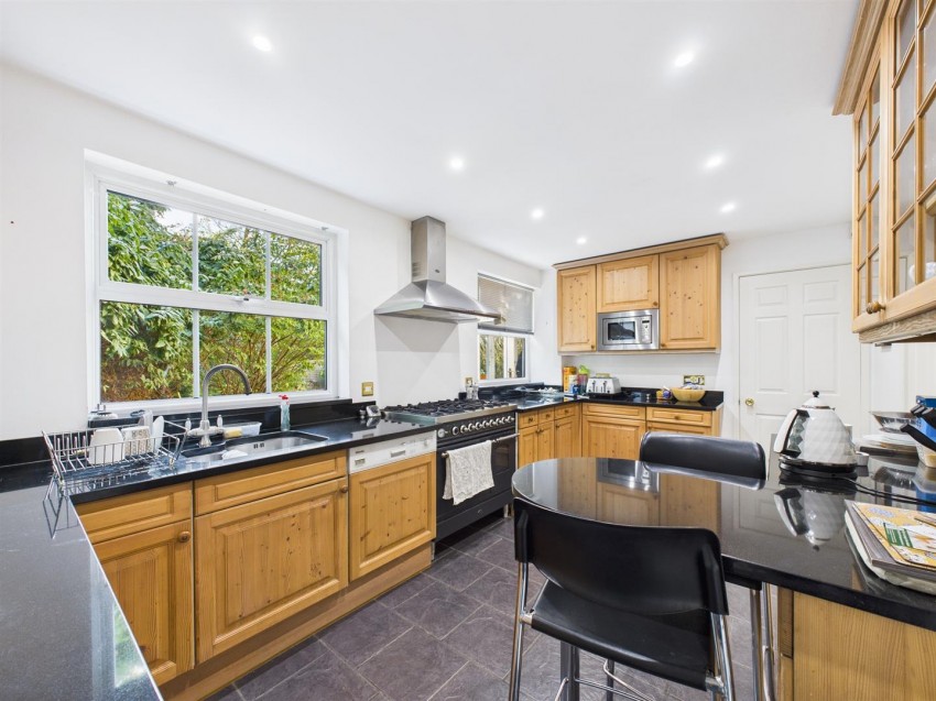 Images for Hales Croft, Stoke Grange, Aylesbury