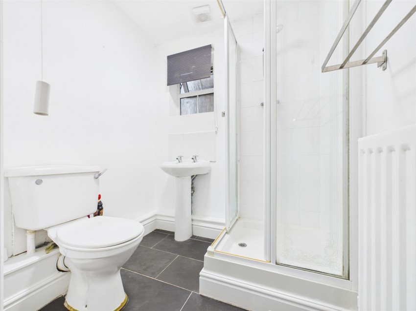 Images for Woodmans Croft, Fairford Leys, Aylesbury