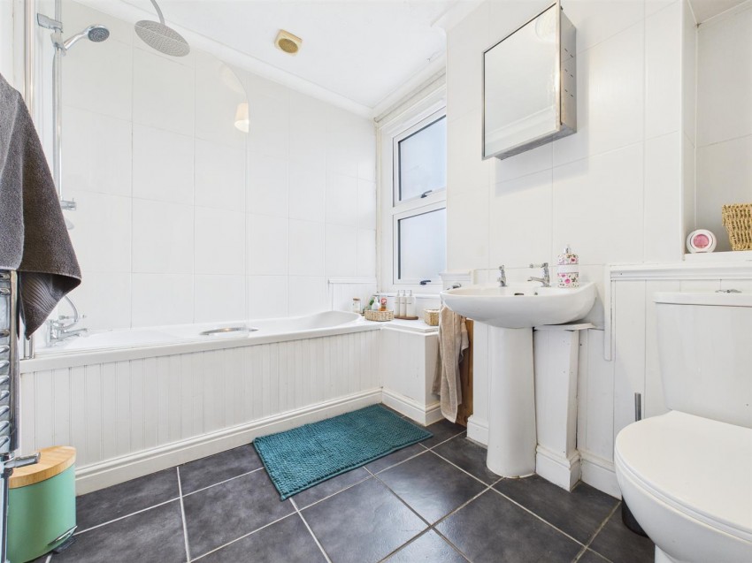 Images for Buckingham Road, Aylesbury, Buckinghamshire