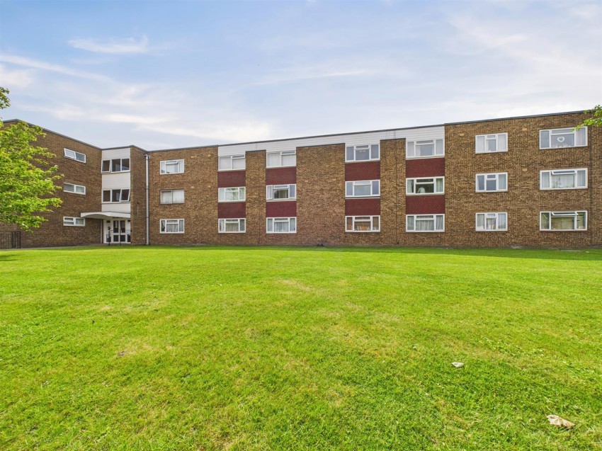 Images for Long Meadow, Bedgrove, Aylesbury