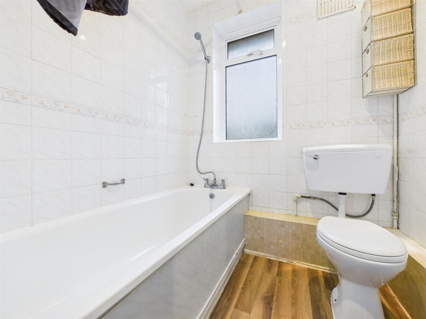 Images for Cromwell Avenue, Aylesbury, Buckinghamshire