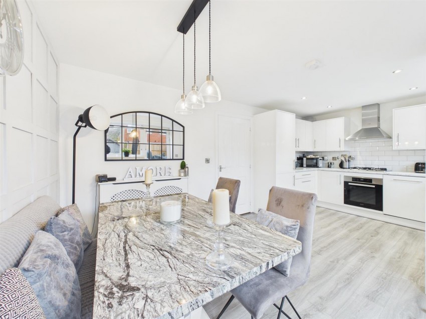 Images for Paradise Orchard, Berryfields, Aylesbury