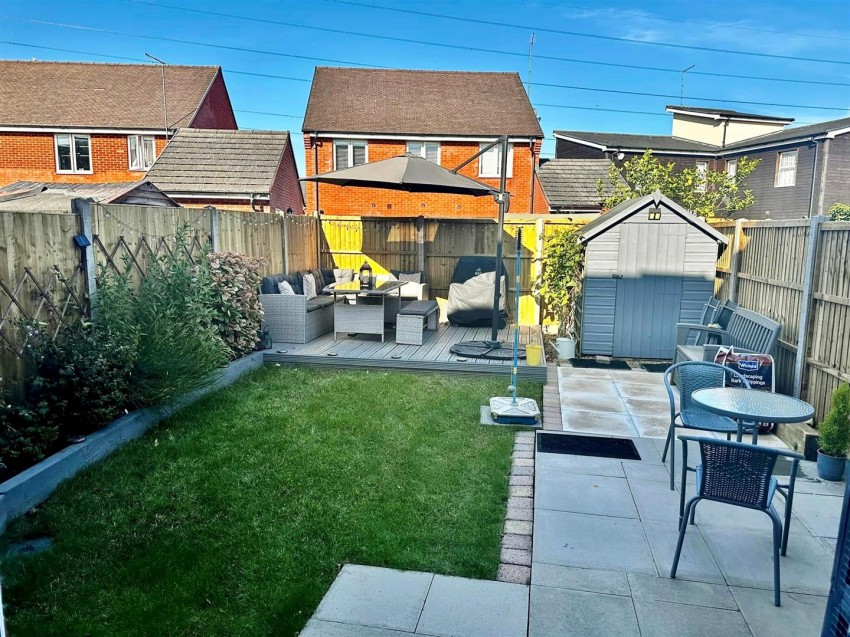 Images for Paradise Orchard, Berryfields, Aylesbury