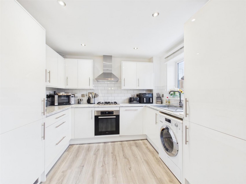 Images for Paradise Orchard, Berryfields, Aylesbury