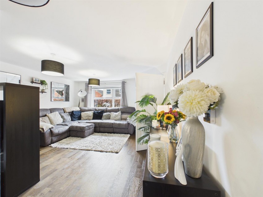 Images for Paradise Orchard, Berryfields, Aylesbury