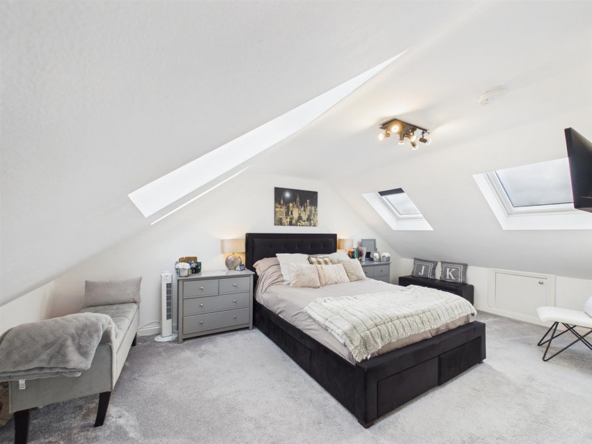 Images for Paradise Orchard, Berryfields, Aylesbury