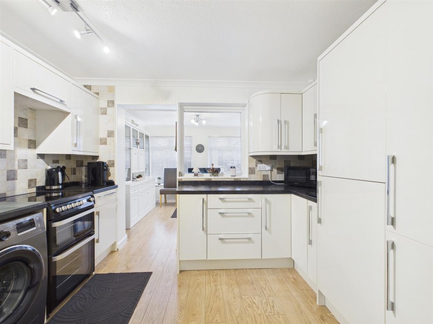 Images for Cotswold Green, Elmhurst, Aylesbury