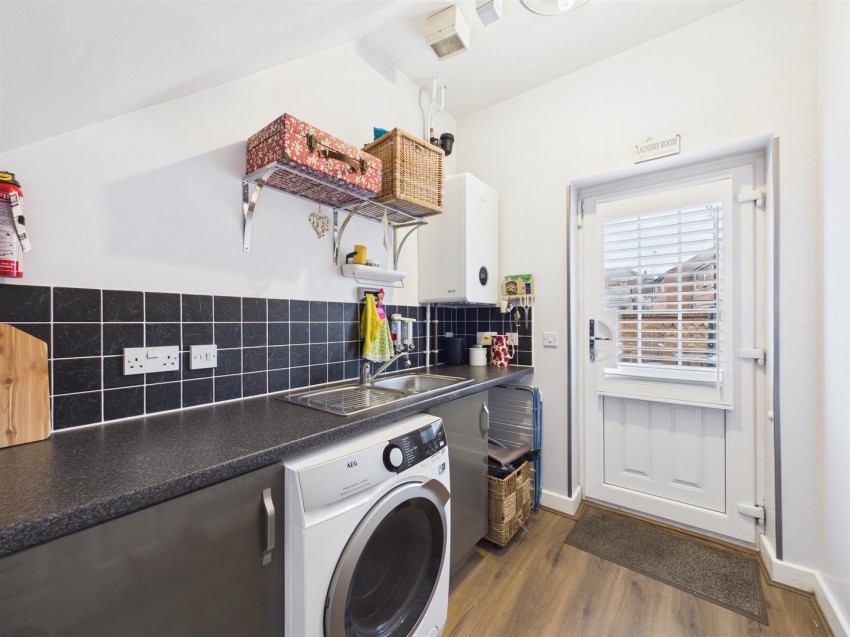 Images for Hampden Square, Fairford Leys, Aylesbury