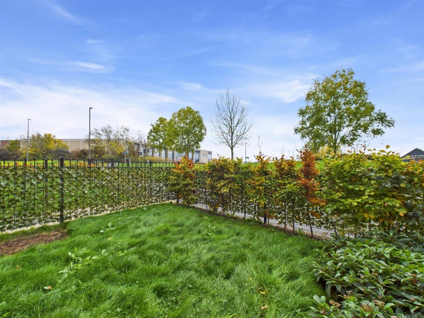 Images for Great Ground, Berryfields, Aylesbury