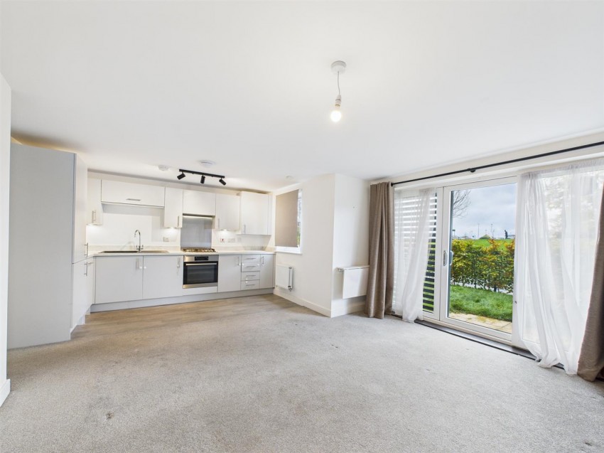 Images for Great Ground, Berryfields, Aylesbury