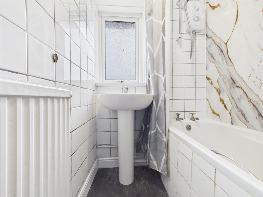 Images for Grafton Road, Quarrendon, Aylesbury