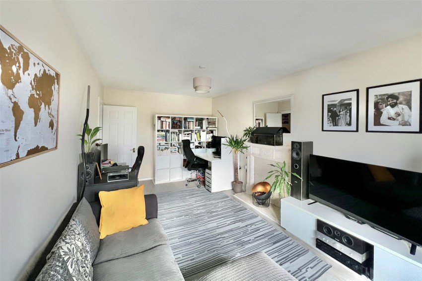 Images for Guillemot Way, Watermead, Buckinghamshire