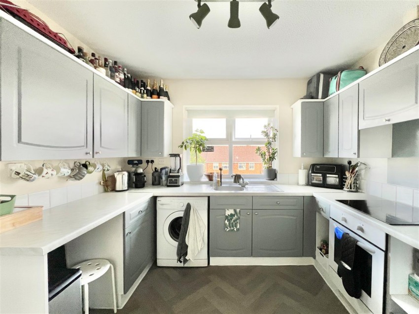 Images for Guillemot Way, Watermead, Buckinghamshire