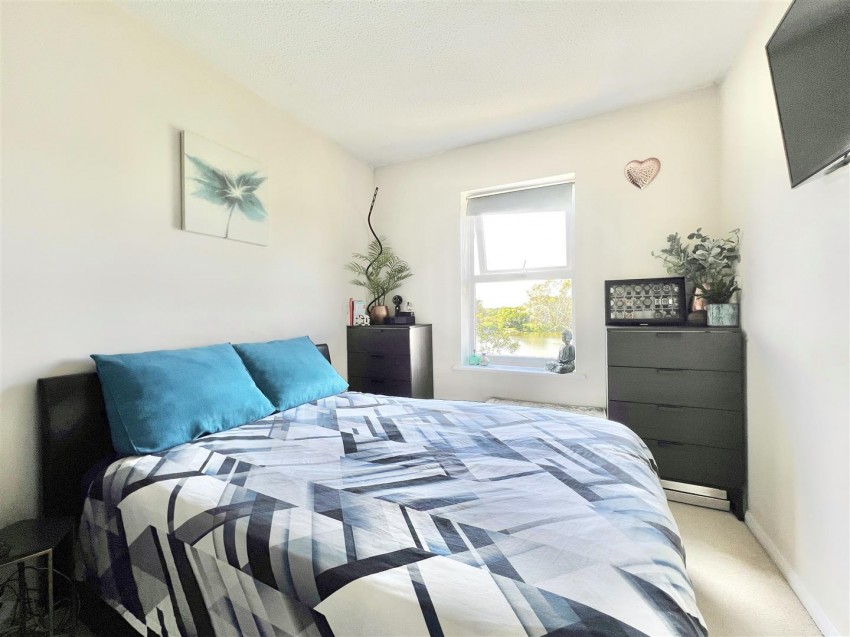 Images for Guillemot Way, Watermead, Buckinghamshire