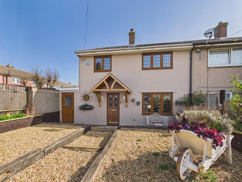 View Full Details for Hanover Close, Aylesbury, Buckinghamshire