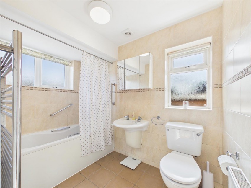 Images for Craigwell Avenue, Aylesbury, Buckinghamshire