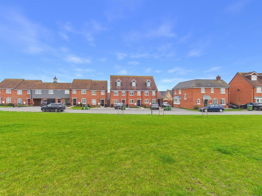 Images for Glenton Green, Berryfields, Aylesbury