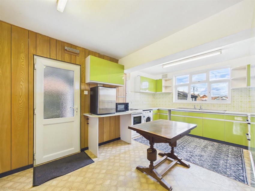 Images for Broughton Avenue, Broughton, Aylesbury