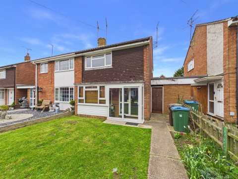 View Full Details for Cradley Walk, Elmhurst, Aylesbury