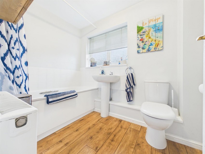 Images for Cradley Walk, Elmhurst, Aylesbury