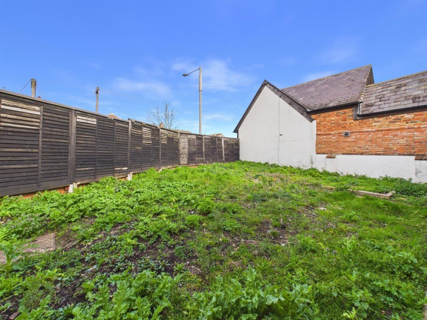 Images for Old Forge Gardens, Bierton, Aylesbury