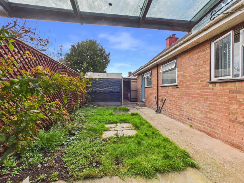 Images for Old Forge Gardens, Bierton, Aylesbury