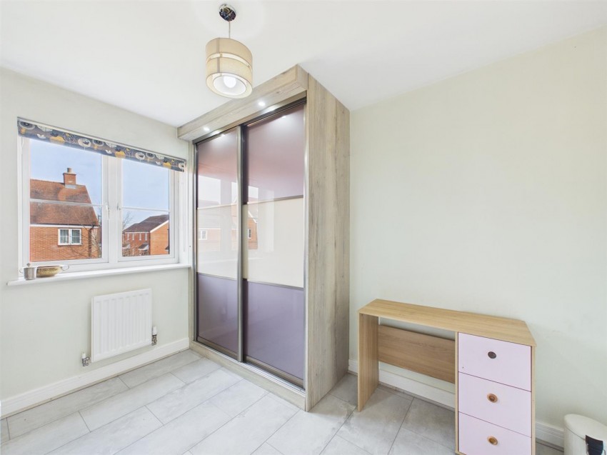 Images for Elize Close, Berryfields, Aylesbury