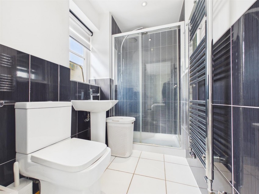 Images for Elize Close, Berryfields, Aylesbury