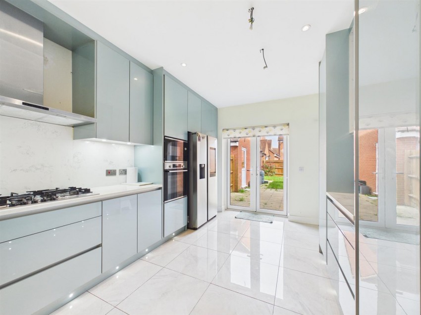Images for Elize Close, Berryfields, Aylesbury