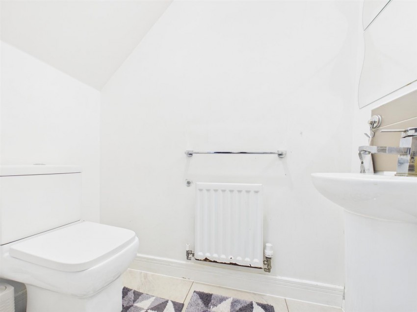 Images for Elize Close, Berryfields, Aylesbury