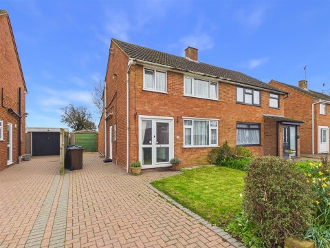 View Full Details for Finmere Crescent, Bedgrove, Aylesbury