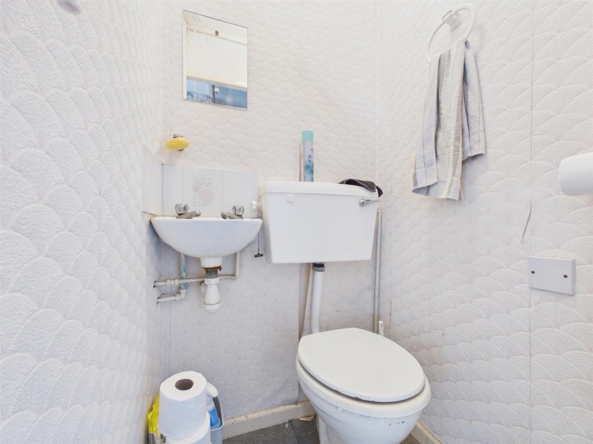 Images for Finmere Crescent, Bedgrove, Aylesbury