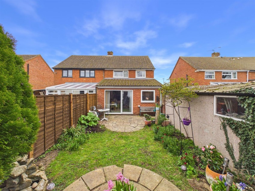 Images for Finmere Crescent, Bedgrove, Aylesbury