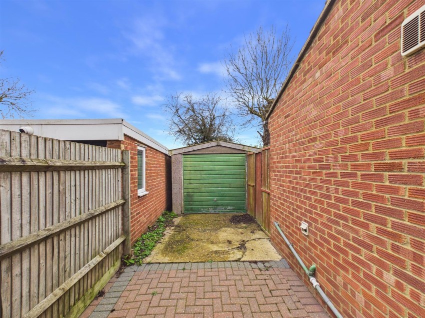 Images for Finmere Crescent, Bedgrove, Aylesbury