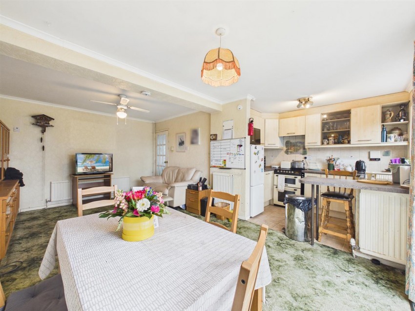 Images for Finmere Crescent, Bedgrove, Aylesbury