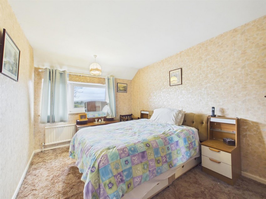 Images for Finmere Crescent, Bedgrove, Aylesbury