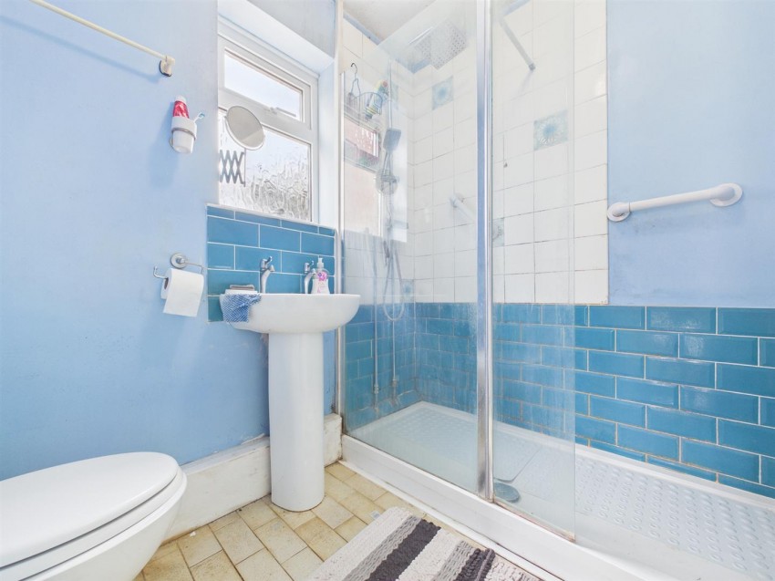 Images for Finmere Crescent, Bedgrove, Aylesbury