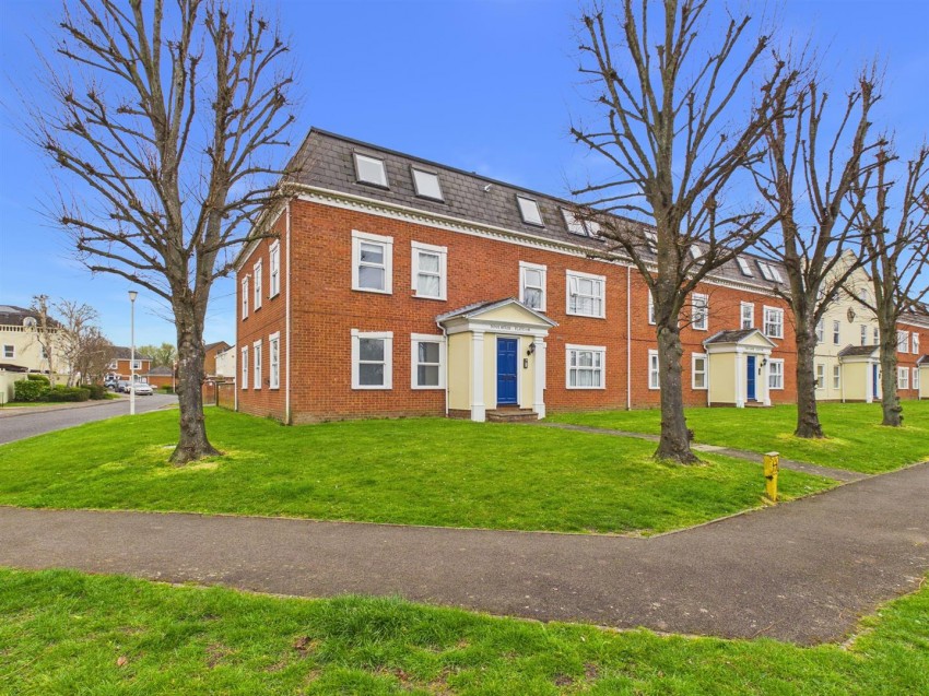 Images for Dove Place, Watermead, Aylesbury