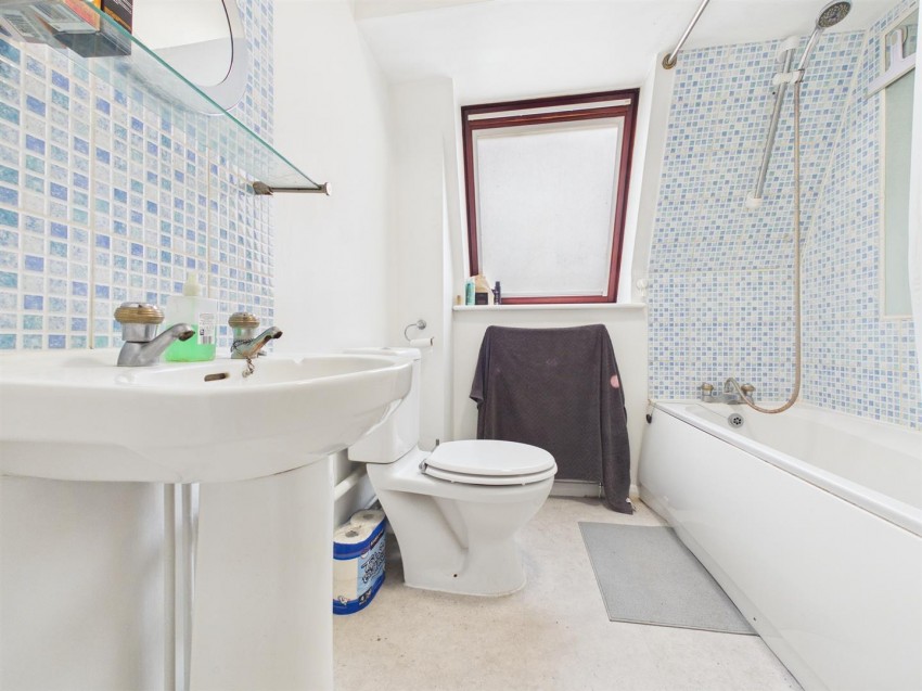 Images for Dove Place, Watermead, Aylesbury