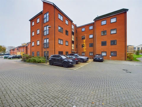 View Full Details for Boldison Close, Aylesbury, Buckinghamshire