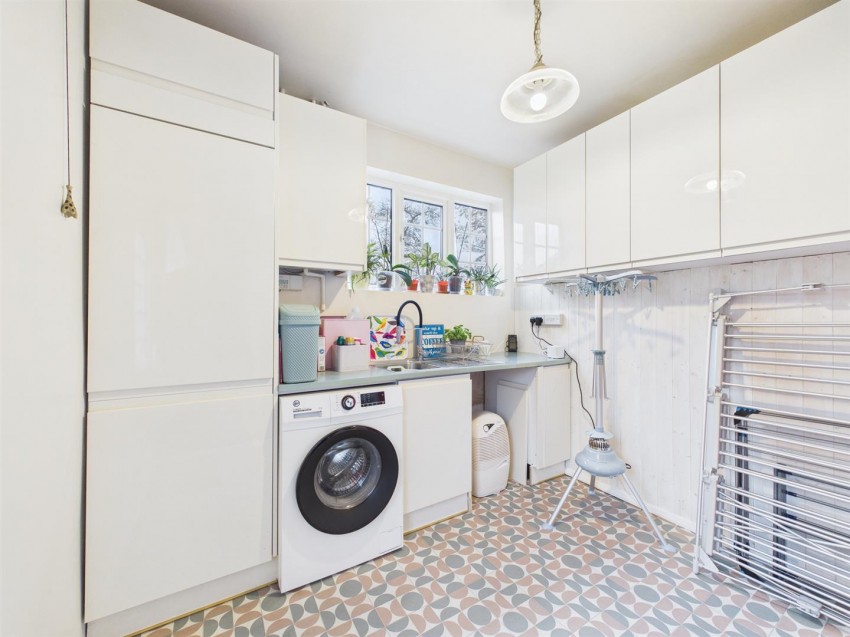 Images for Oxford Road, Stone, Aylesbury